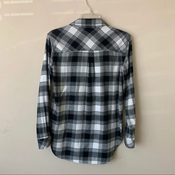 Athleta Plaid Long Sleeve Button Down Flannel Top size XS - Picture 2 of 6